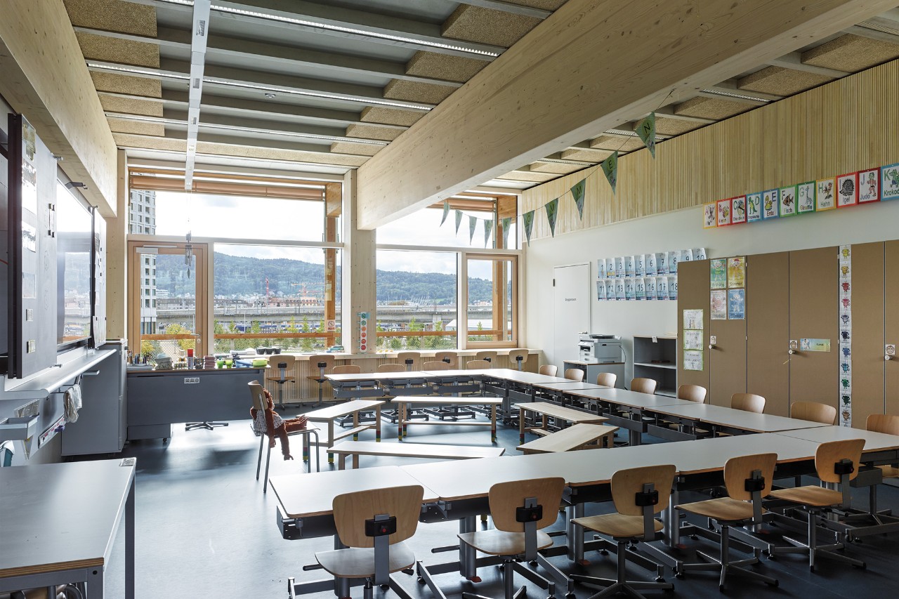 Die Zimmer für die Klassen richten sich nach Süden aus, zum Pfingstweidpark hin. (© Georg Aerni, Zürich)